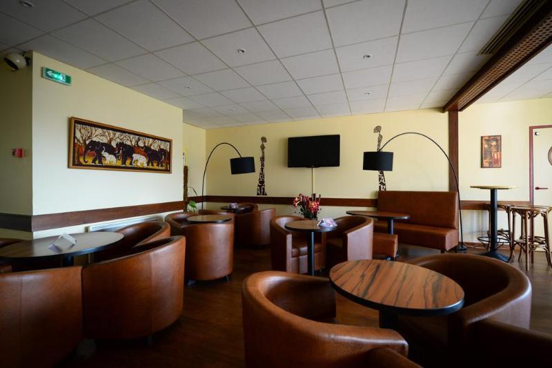 Logis Hotel Restaurant Le Sainte Mere Exterior photo