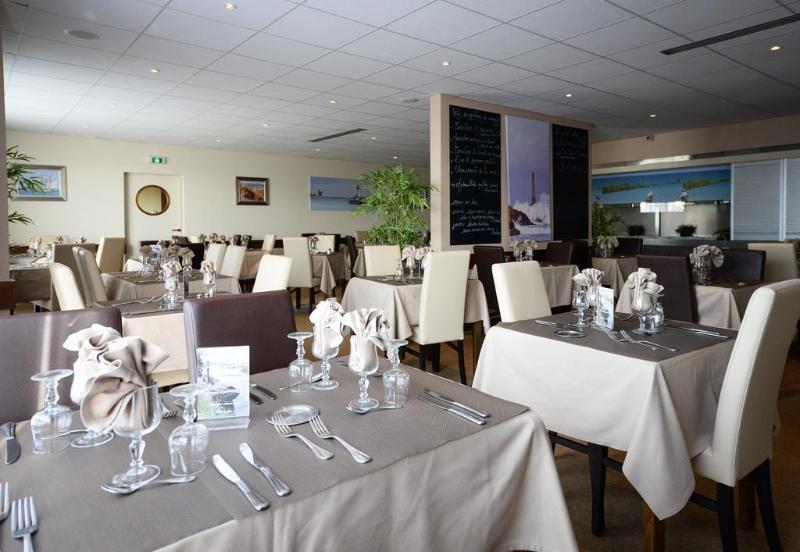 Logis Hotel Restaurant Le Sainte Mere Exterior photo